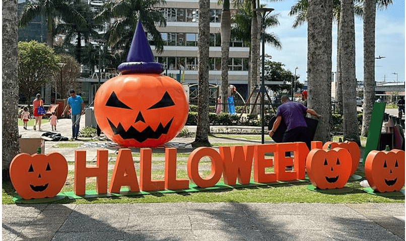 Como Infláveis Gigantes de Halloween Transformam Sua Decoração e Atraem Mais Pessoas